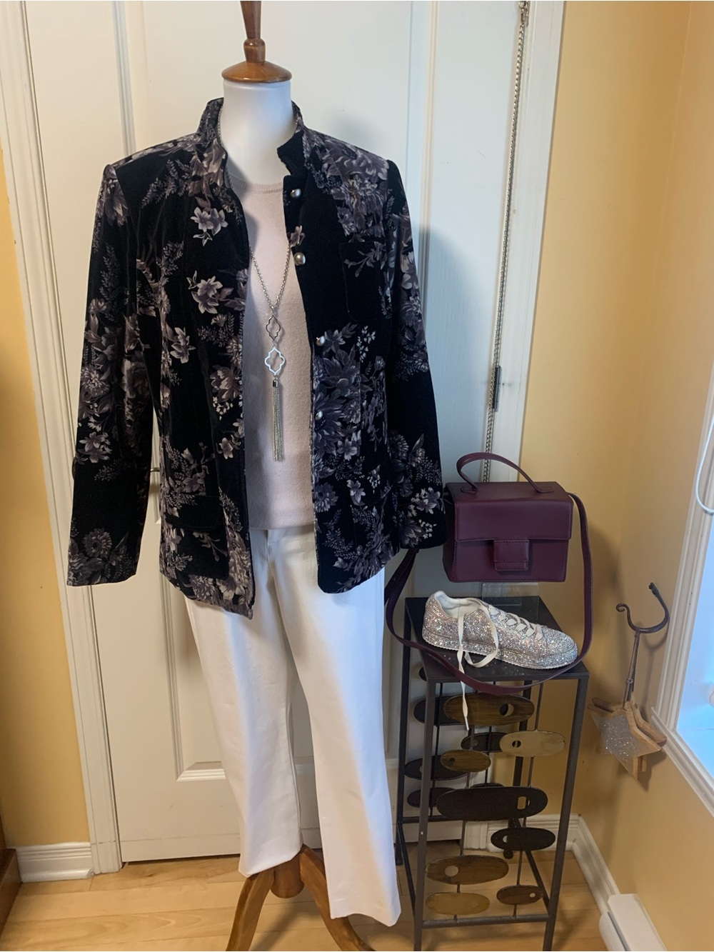 TanJay vintage Black /lilac Velvet Floral Blazer